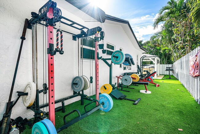 Building Photo - 124 Oregon Ln