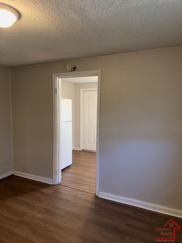 Building Photo - 4020 Kirkland Ave