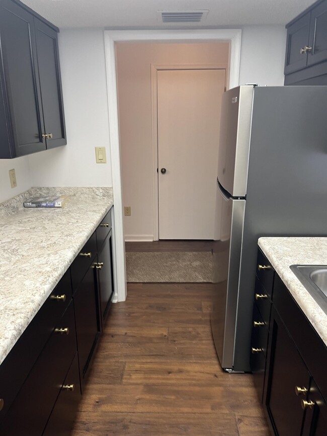 Building Photo - 6530 Laguna Point