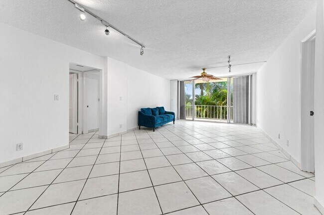 Building Photo - 3575 S Ocean Blvd