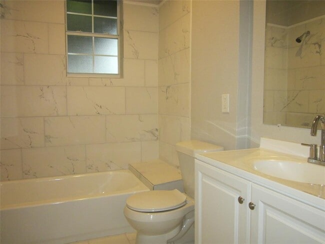 Building Photo - 3217 Winbern St