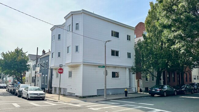 Building Photo - 403 W Fourth St