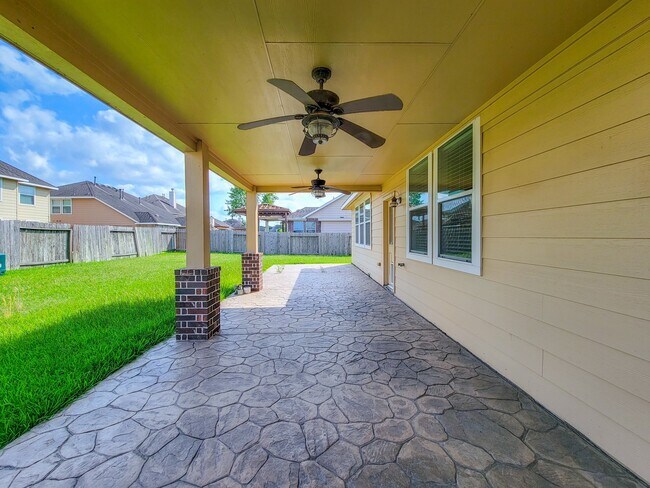 Building Photo - 805 Arlington Pointe Dr