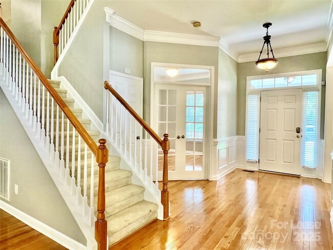 Building Photo - 811 Deercross Ln