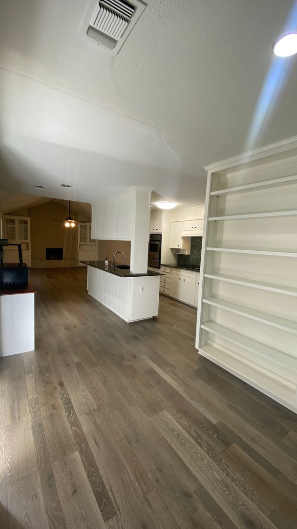 Building Photo - Beautiful Home in Established Neighborhood