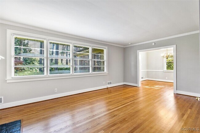 Building Photo - 509 Waveny Rd