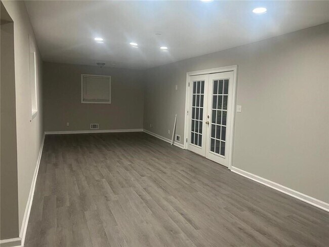 Building Photo - 3891 Artist View Dr