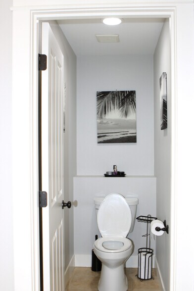 Building Photo - 7801 Rushmore Ave NE