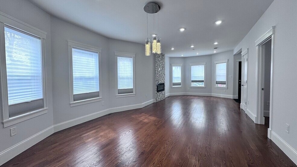 Primary Photo - 31 Aberdeen Rd