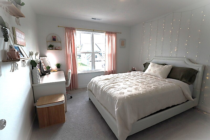 Building Photo - 15436 Manderley St