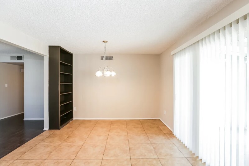 Building Photo - 4027 E Alta Vista Rd