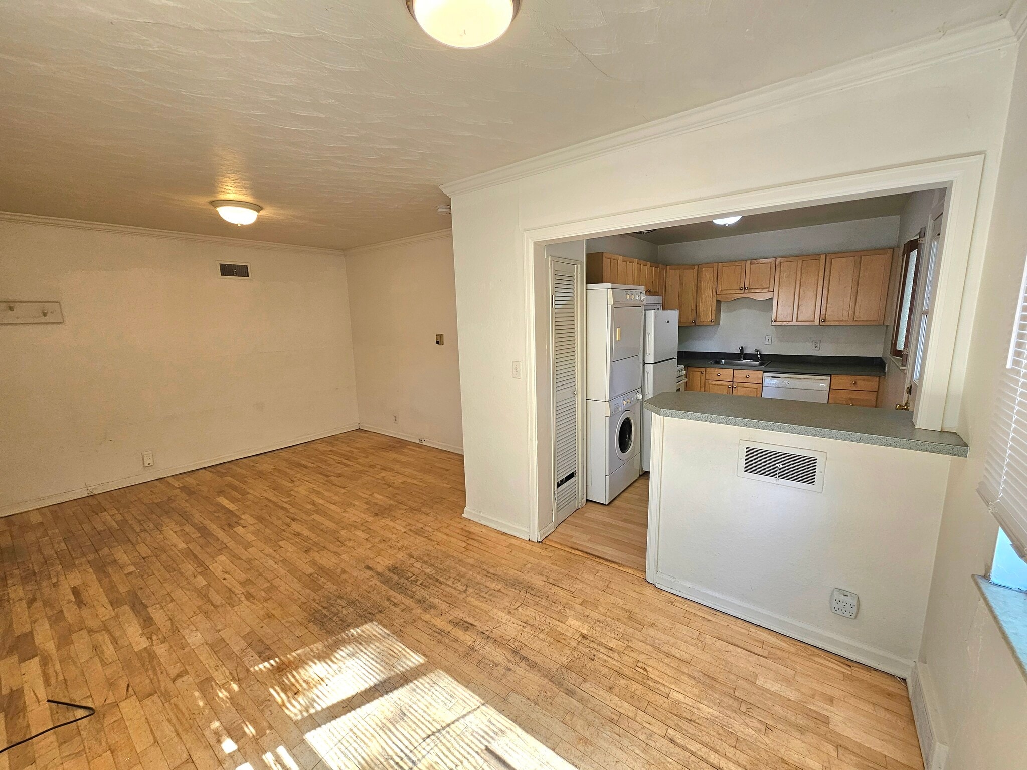 Living room onlooking the kitchen - 755 19th St