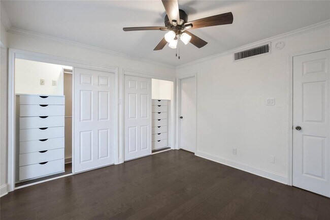 Building Photo - 195 World of Tennis Sq