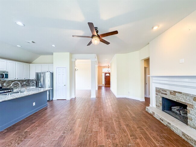 Building Photo - 3015 Gilford Ln