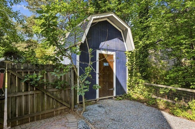 Building Photo - 4595 Stewart Reilly Dr