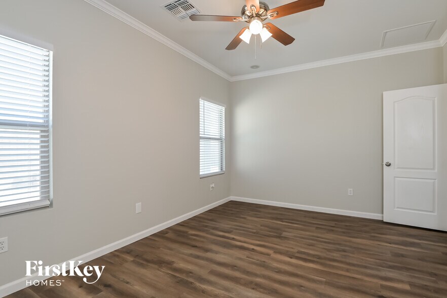 Building Photo - 11366 W Massey Dr
