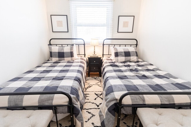 Building Photo - 17035 9th Ave N