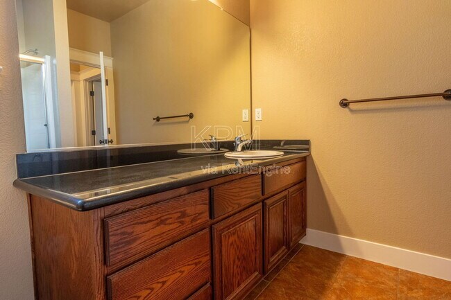 Building Photo - 2537 Plymouth Oaks Ct