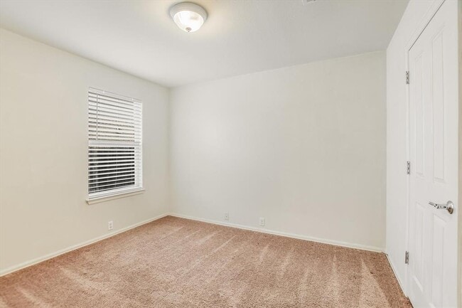 Building Photo - 516 Lark St