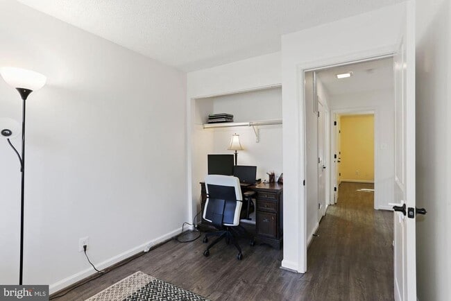 Building Photo - 2104 Cartwright Pl