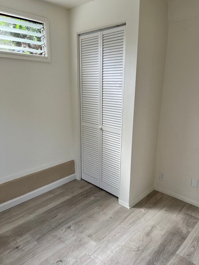 Front room - 99-1053 Halawa Heights Rd