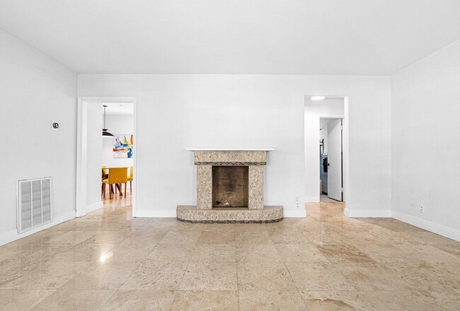 Building Photo - 1430 NE 16th Ave