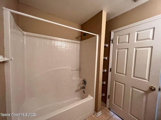 Building Photo - 2230 Redwood Cir