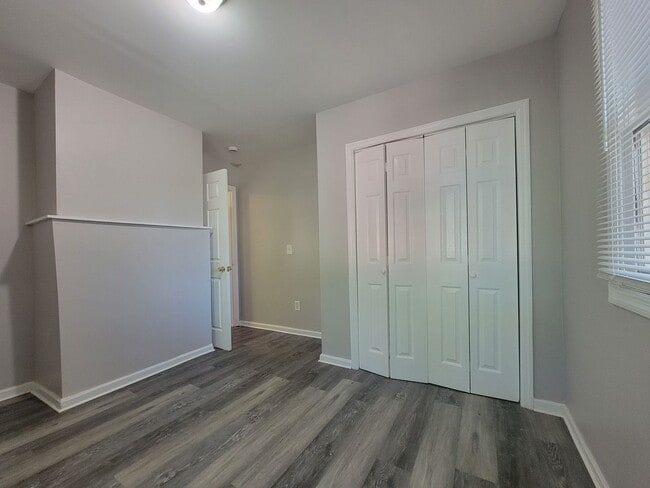 Building Photo - Homes in this area lease quickly — schedule your tour before it’s gone