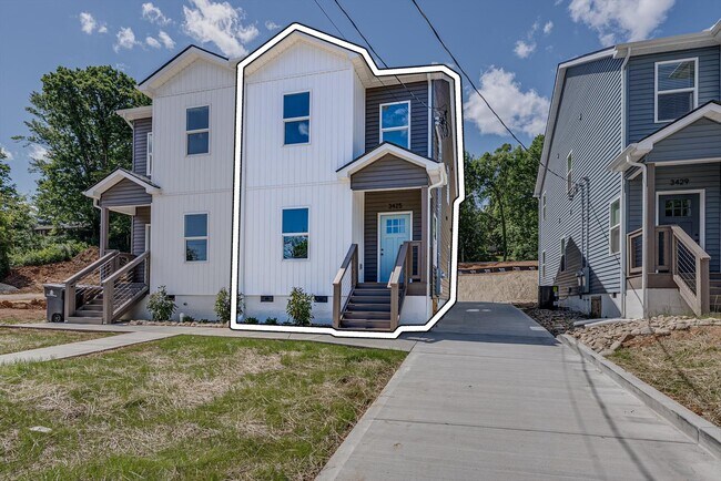 Building Photo - 3425 Garden Dr