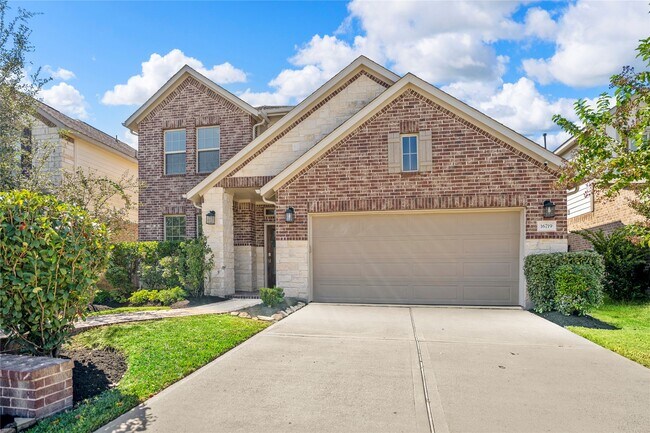 Building Photo - 16719 Highland Country Dr