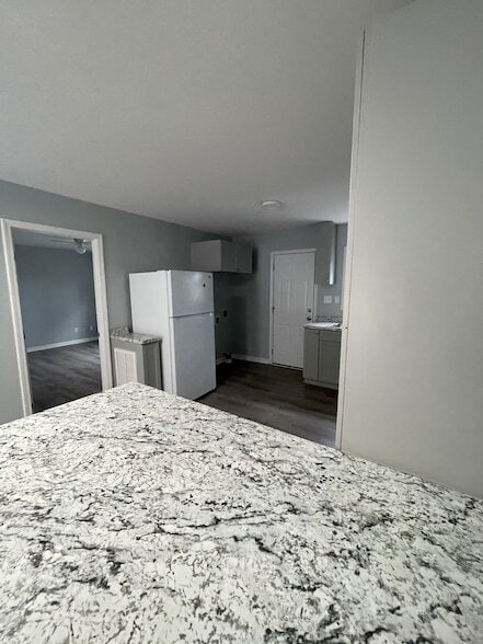 Building Photo - 263 Bayless St