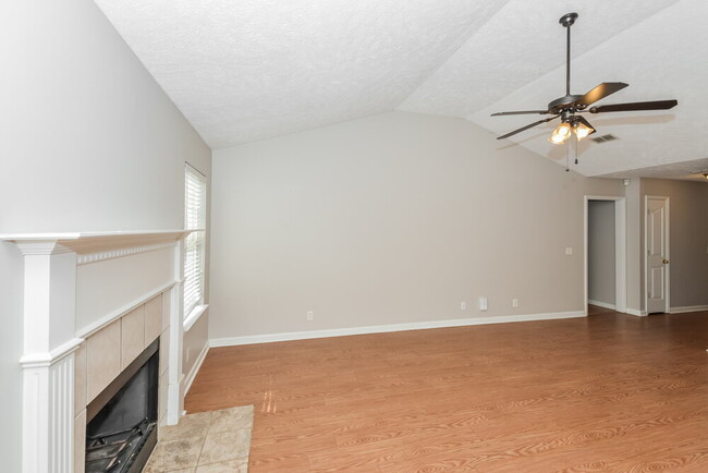 Building Photo - 3019 Wellington Pl