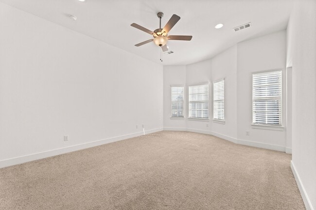 Building Photo - 2205 Southwick Dr