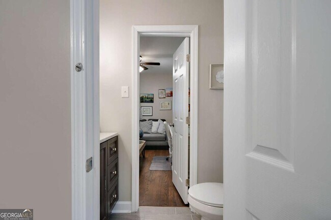 Building Photo - 1025 Hilburn Dr SE