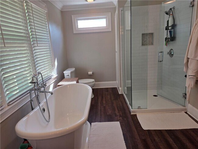 Building Photo - 2076 Anderson Dr SE