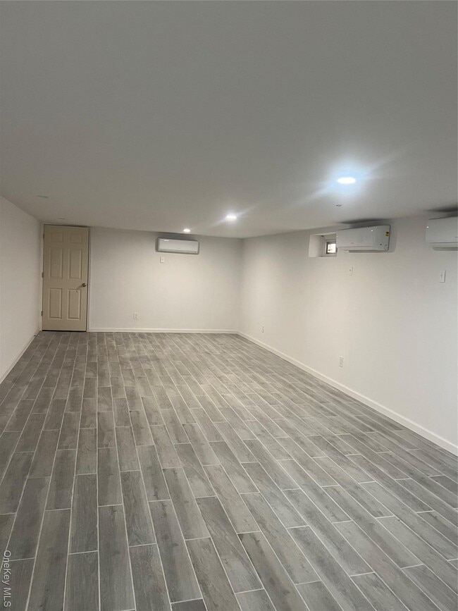 Primary Photo - 59-33 48th Ave