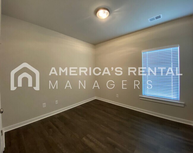 Building Photo - 460 Ridgeview Cir