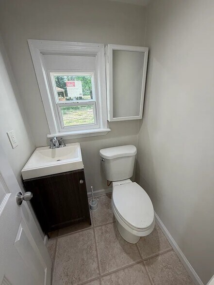 Building Photo - 267 Toms River Rd