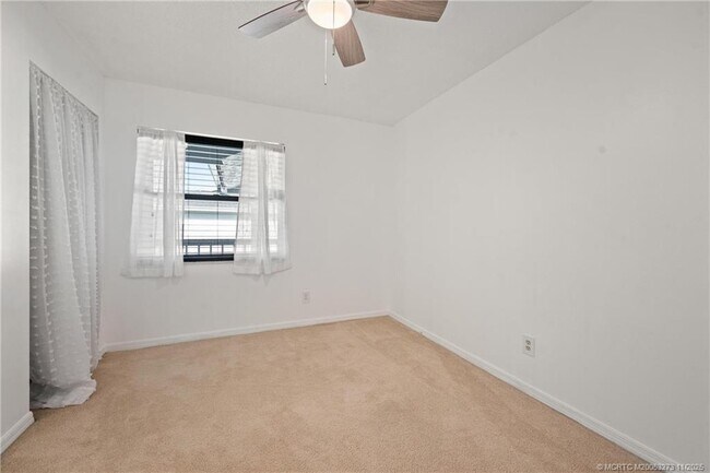 Building Photo - 1210 SE Parkview Pl