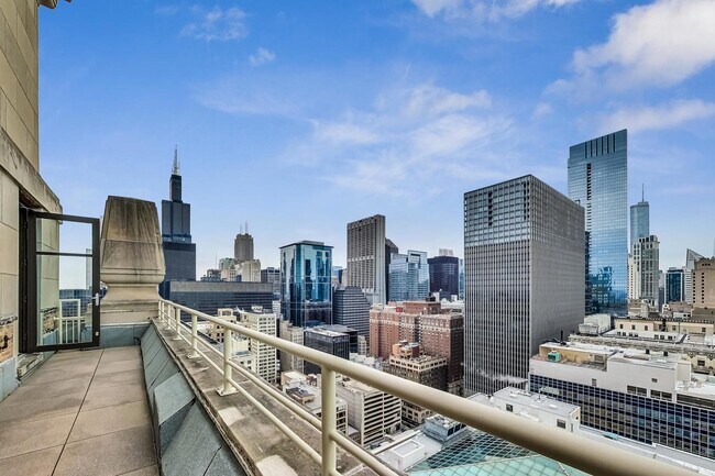 Building Photo - 310 S Michigan Ave