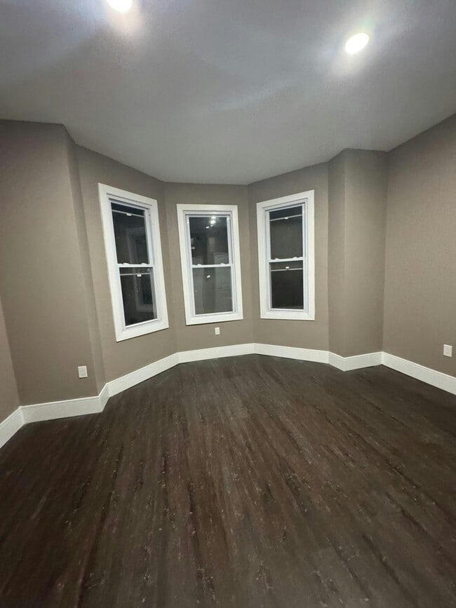 Building Photo - 3422 N 21st St