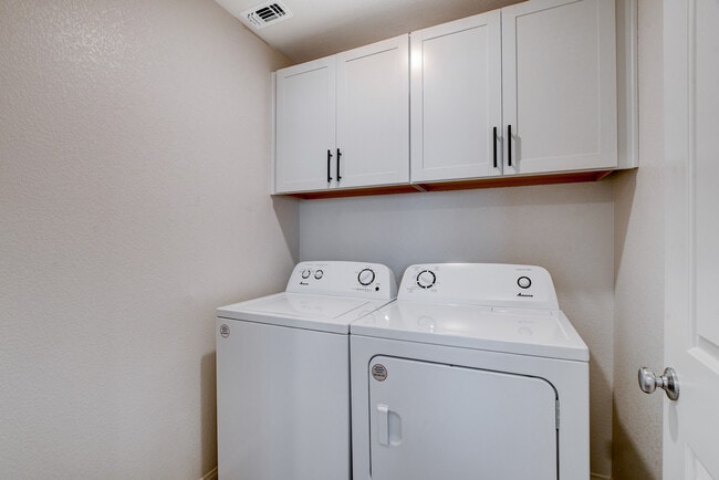 Building Photo - 8439 Vacarez Dr