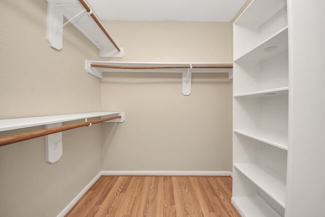 Building Photo - 1702 Park Ridge Dr