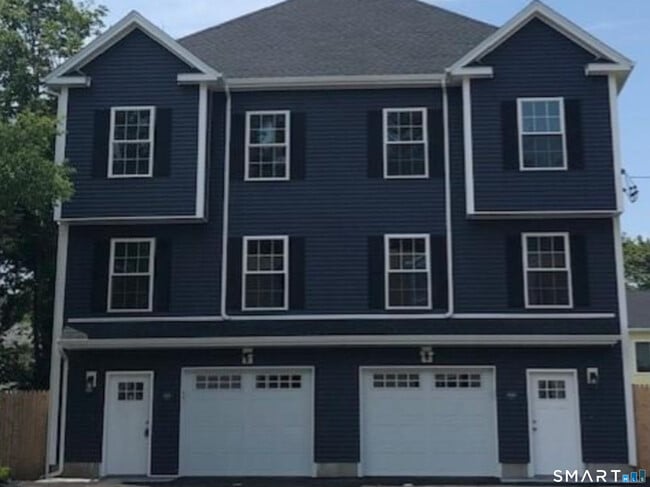 Building Photo - 1686 Litchfield Turnpike