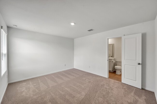 Building Photo - 29635 Knollwood Bay Rd