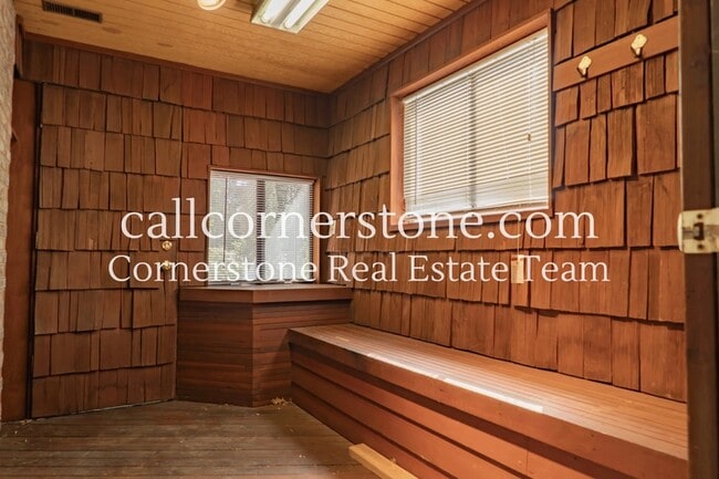 Building Photo - 3427 Clubheights Dr