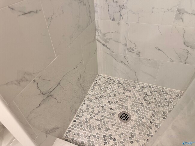 Building Photo - 9727 Wallwood Dr SE