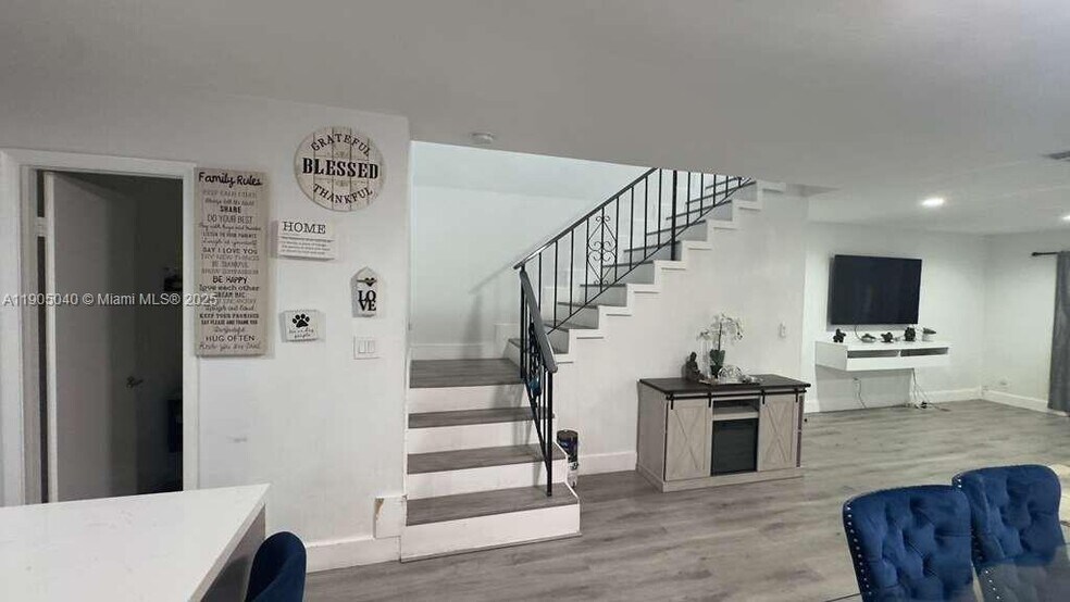 Building Photo - 3742 Estepona Ave