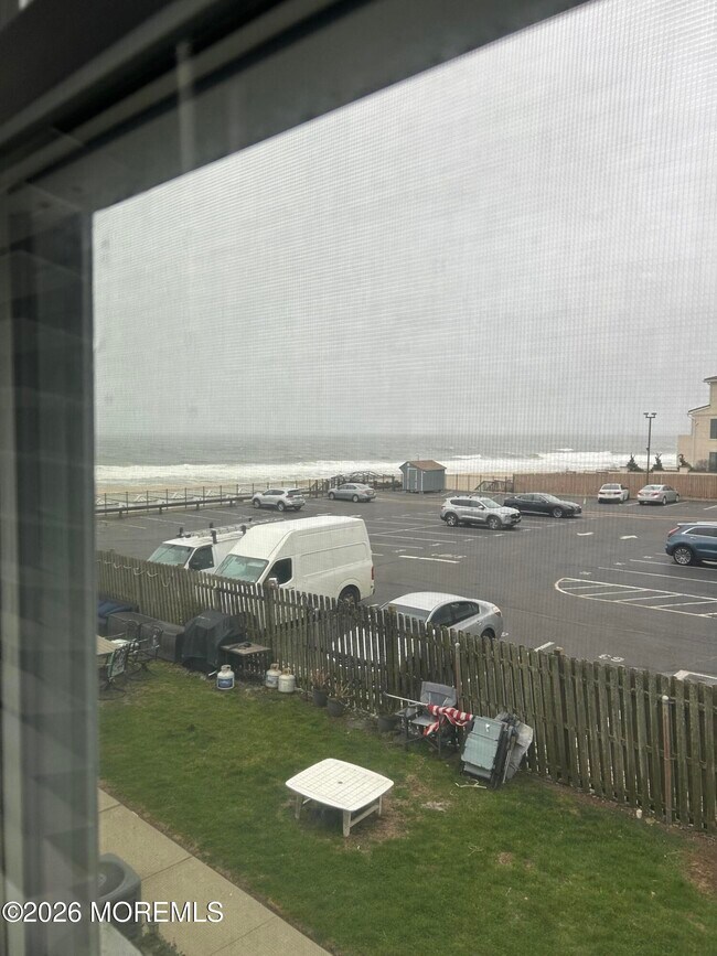 Building Photo - 661 Ocean Ave N