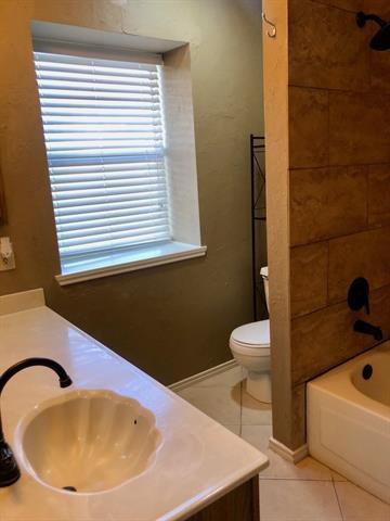 Building Photo - 1104 Bellmont Ct